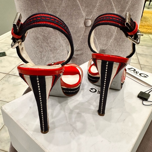 DOLCHE & GABANA SANDALS - Picture 9 of 11